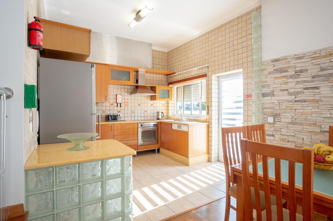 8 Rodrigues Family House - Villa With Patio Ναζαρέ Εξωτερικό φωτογραφία