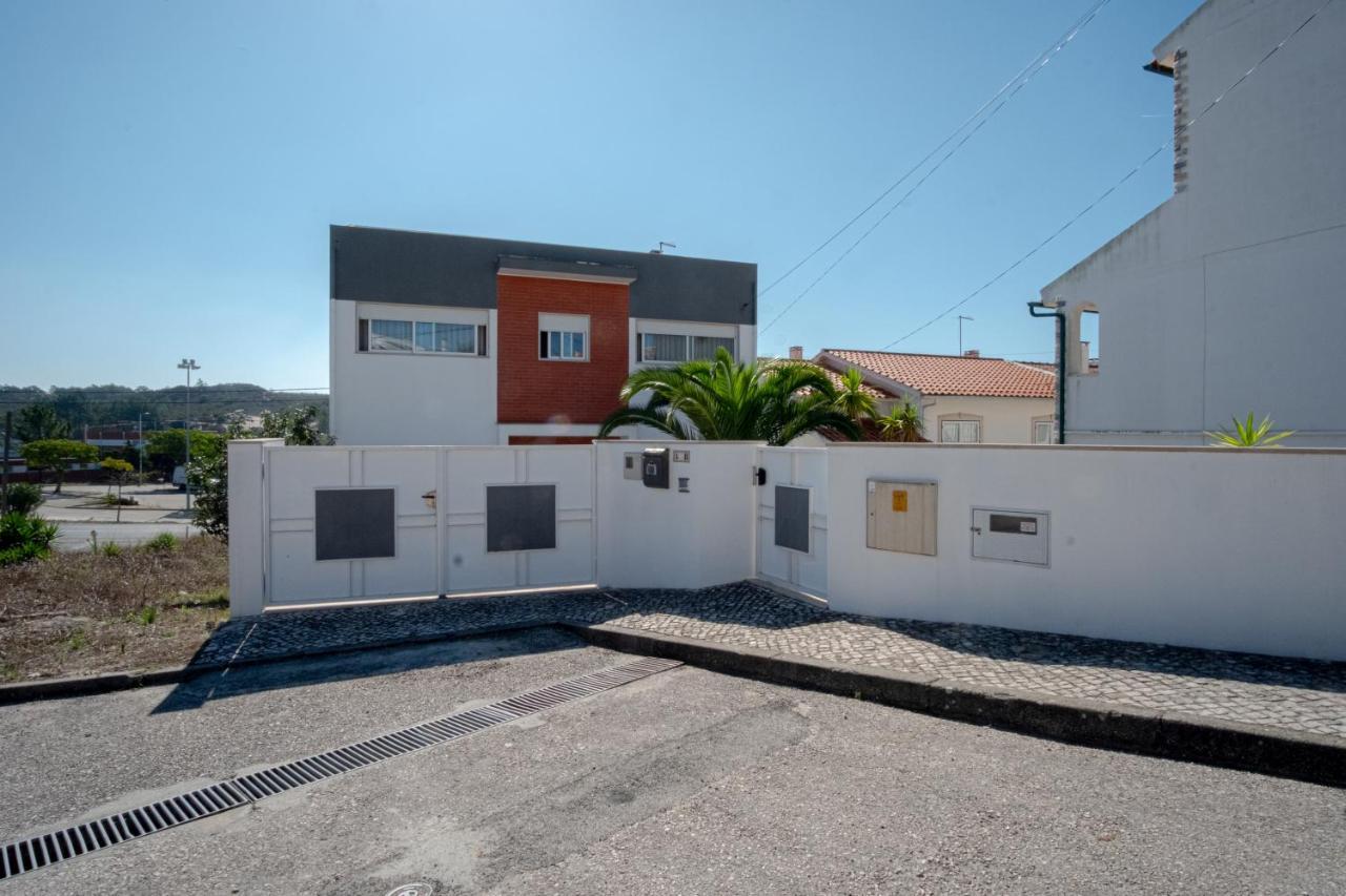 8 Rodrigues Family House - Villa With Patio Ναζαρέ Εξωτερικό φωτογραφία
